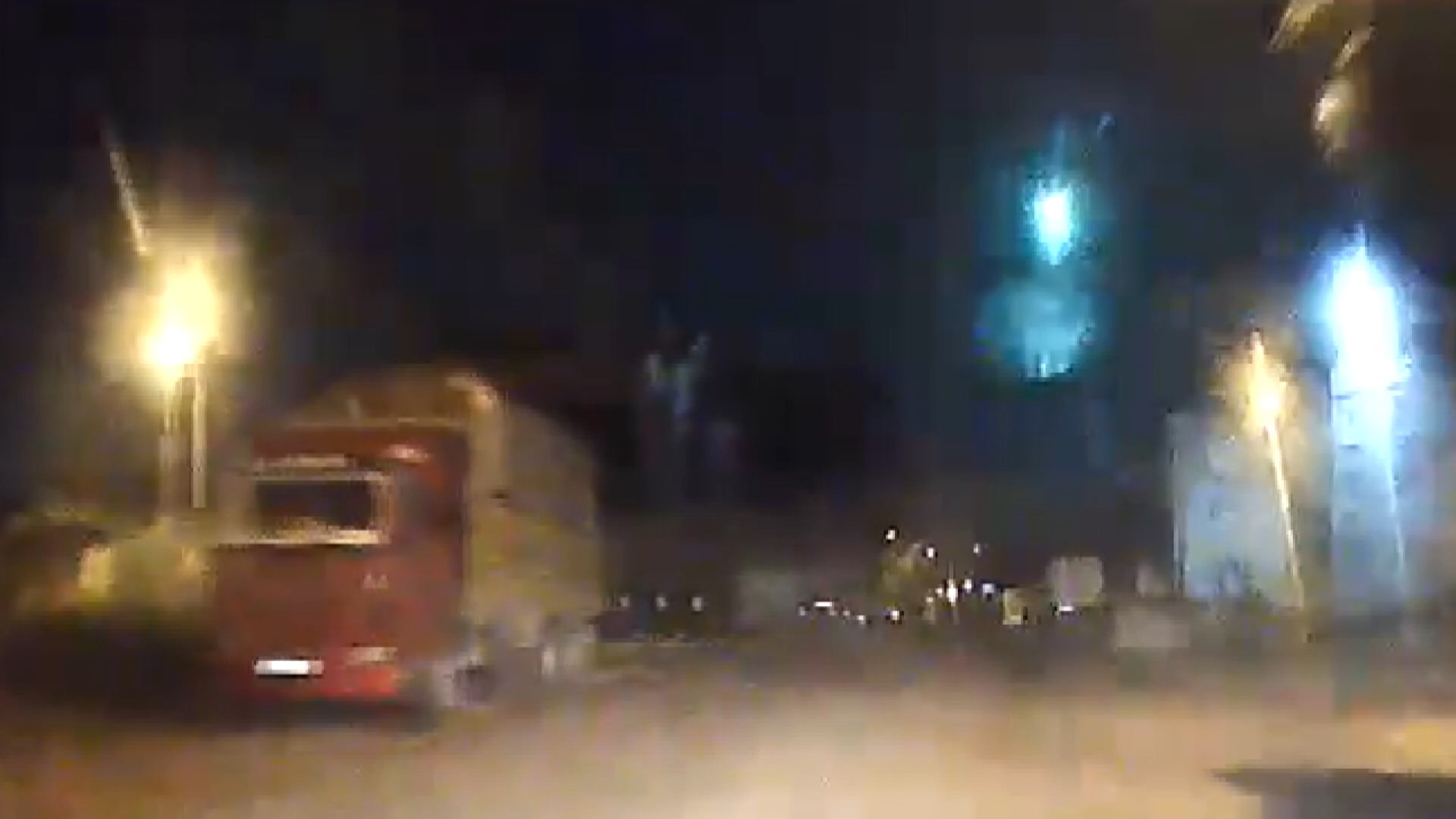 İstanbul'da gök taşının düşme anı kamerada